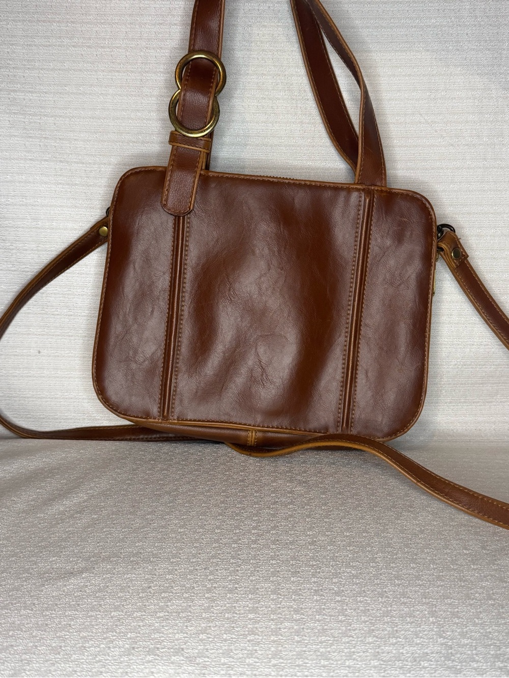 Liz Claiborne Chestnut Brown Leather Crossbody Shoulder Bag - Picture 2 of 9